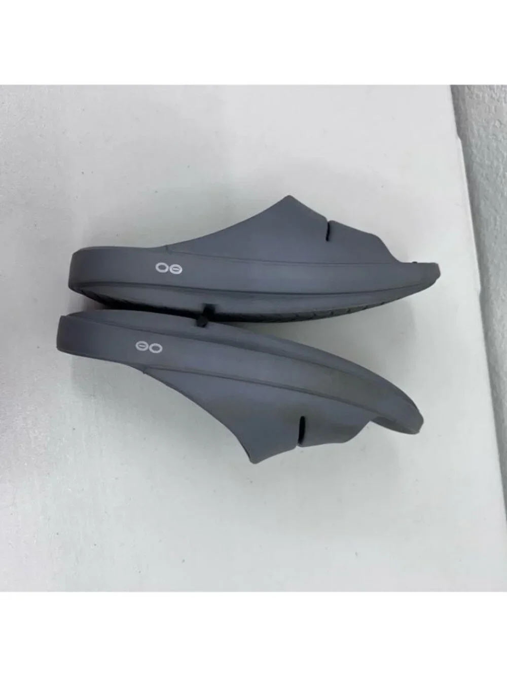Oofos OOahh Grey Recovery Slide Sandals Lightweight Comfort Shoes Mens size 11